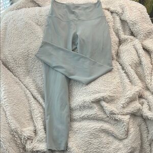 Lululemon Wunder Train with pockets